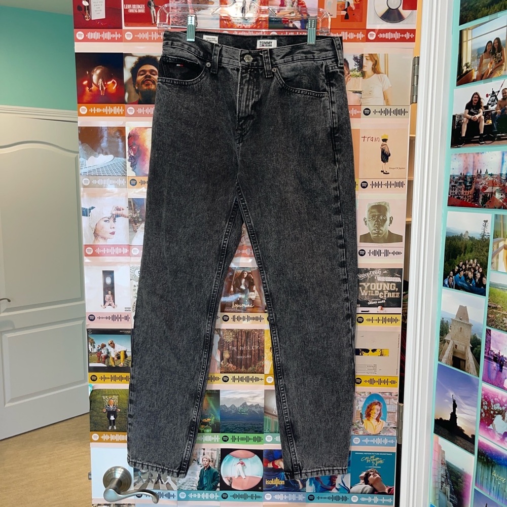 stone washed gray tommy hilfiger jeans!